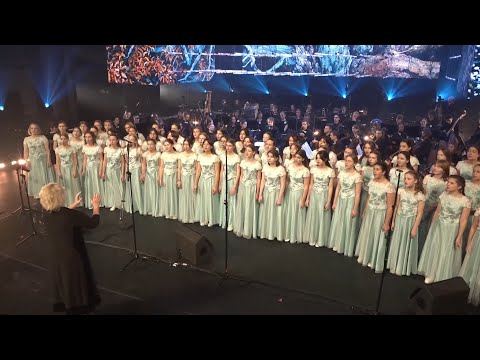 'День ли царит', хор 'Кантилена'. 'Does the day reign', chorus 'Cantilena'.