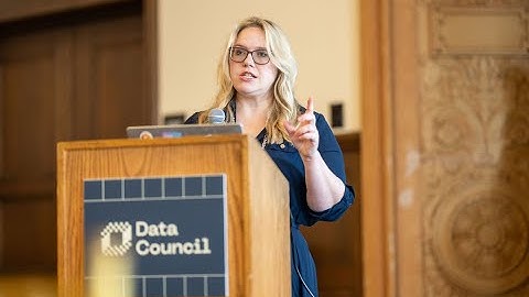 The Middle Ground: Balancing Batch and Real-Time Processing in a Data Lakehouse