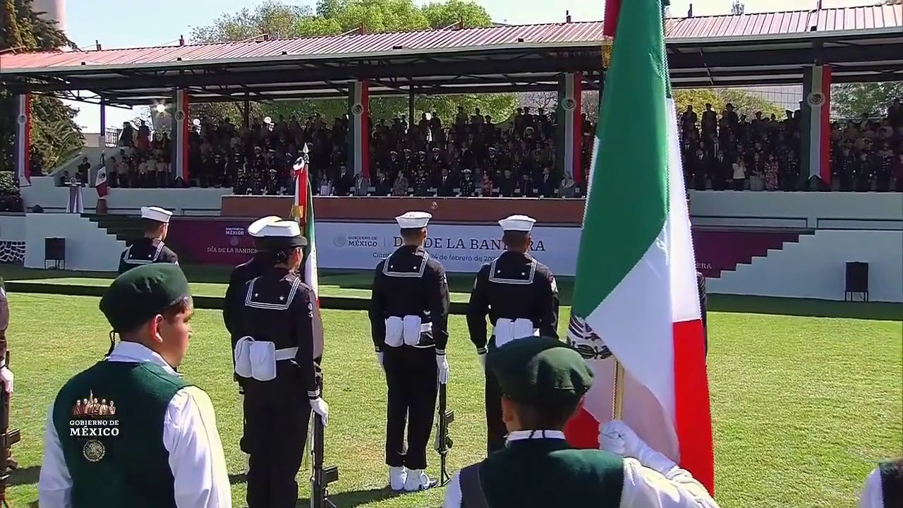 Toque Militar Tres de Diana. Campo Marte. - YouTube