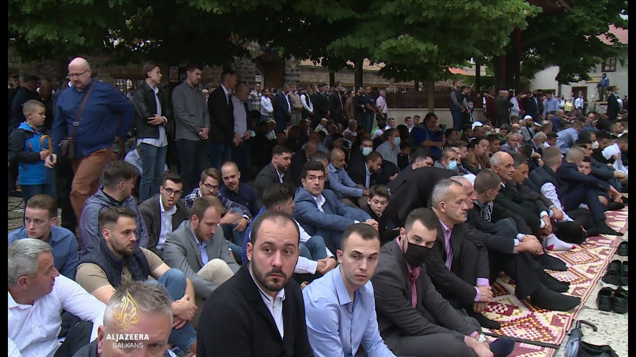يحتفل المسلمون في المنطقة بأحد أكبر أعيادهم