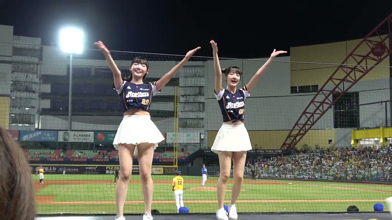 20250808_Passion Sisters_少鹽、衣宸_9局下應援_感動黃潮、陳俊秀、黃潮降臨(許基宏、曾頌恩、江坤宇、王威晨再見安打)