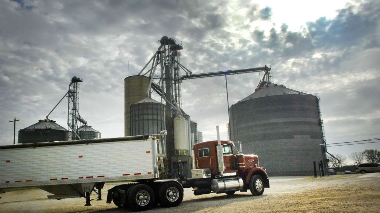 Ag truck weight rules eased for harvest emergency
