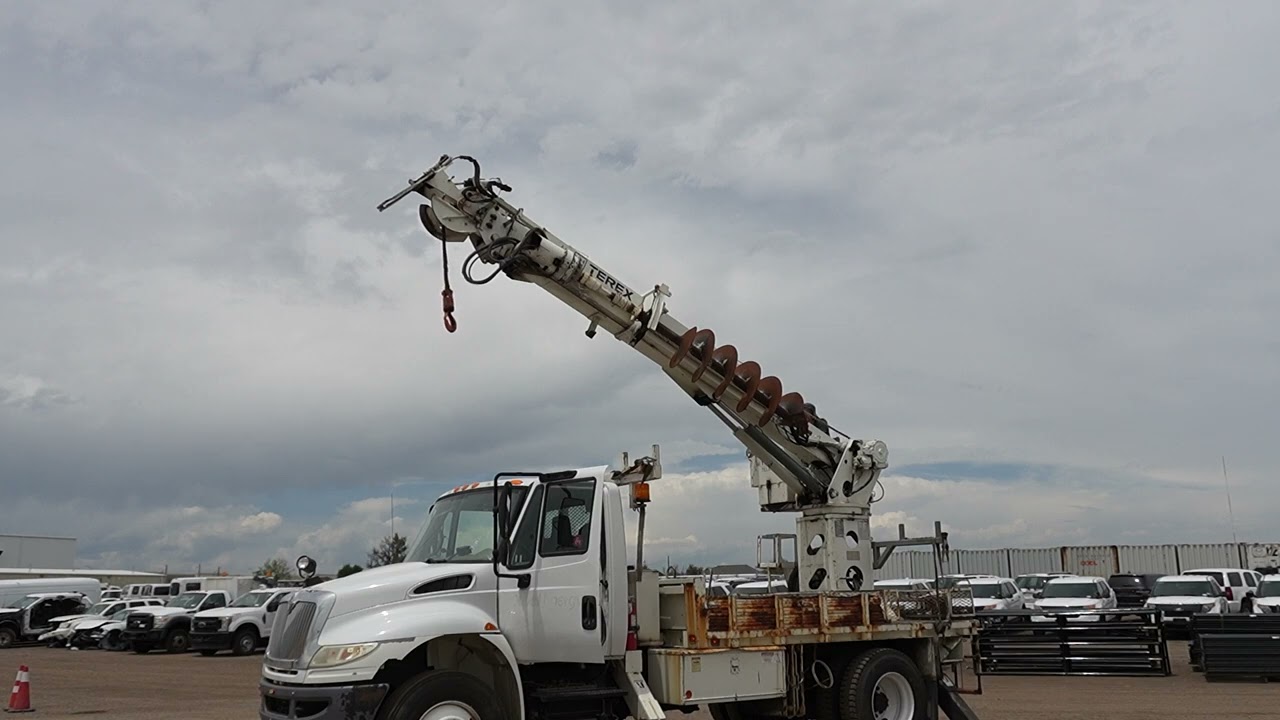 5 - 2009 International 4400 S/A Digger Derrick Truck - YouTube