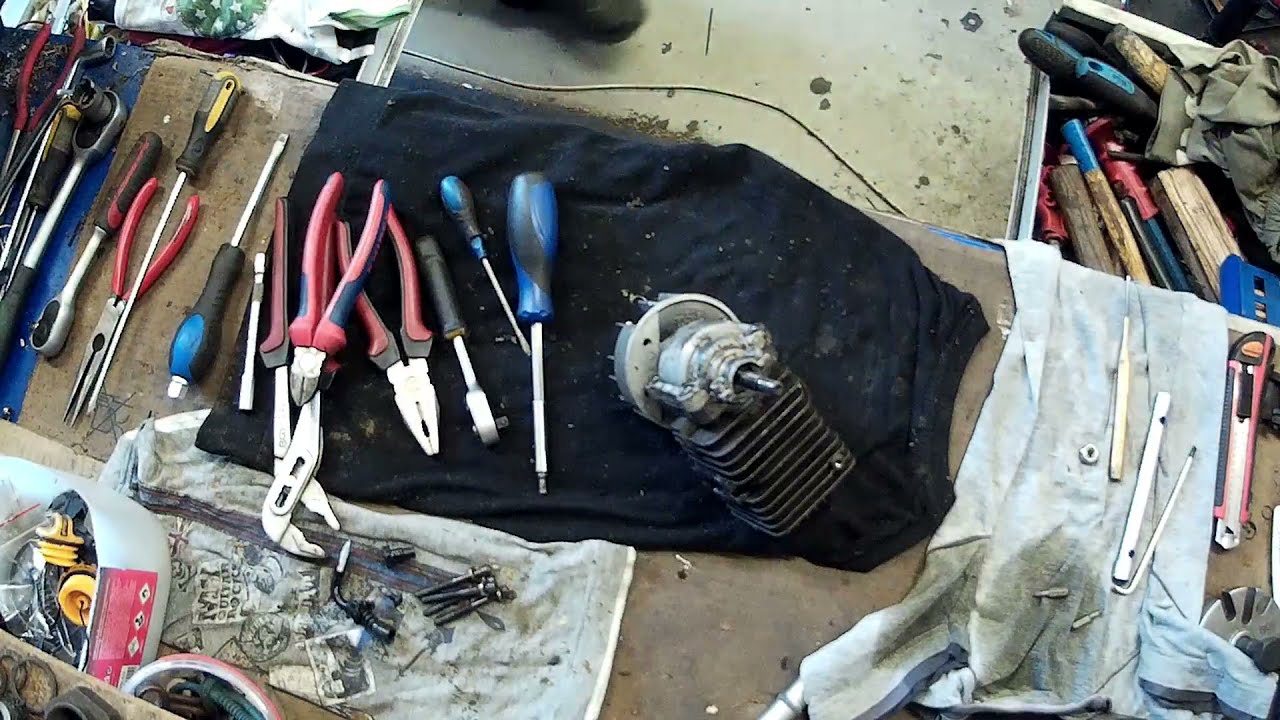 Disassembly of Homelite HCS 3335 chainsaw for spare parts Бензопила