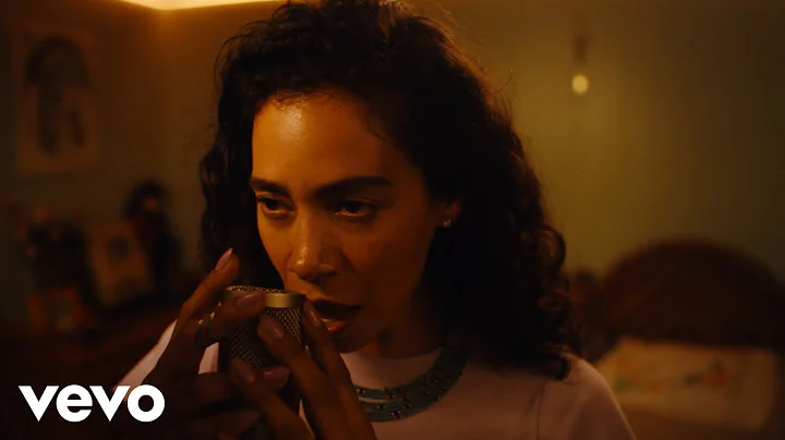 Amy Correa Bell, Les Les - Run It (Official Video)