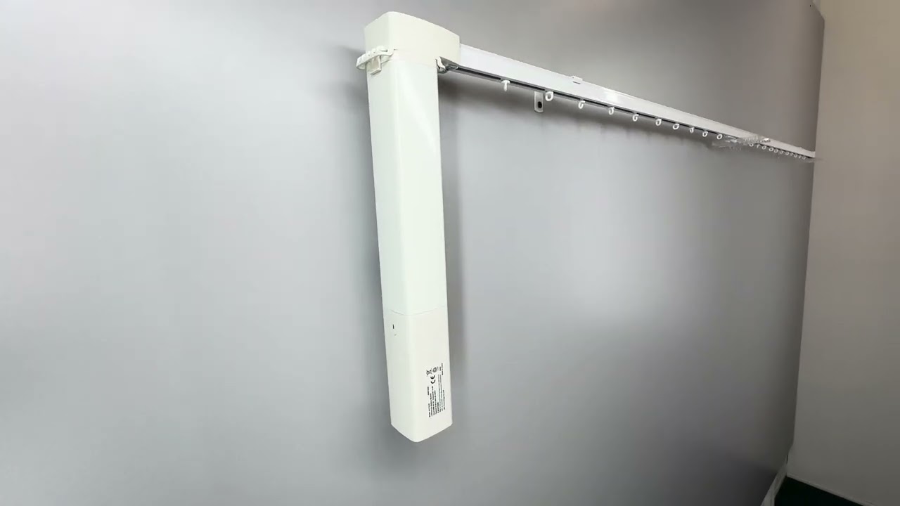 Montage einer elektrischen Gardinenstange