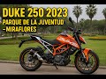 En moto KTM DUKE 250 por Miraflores con Insta360 X5 — Parque de la Juventud en 4K