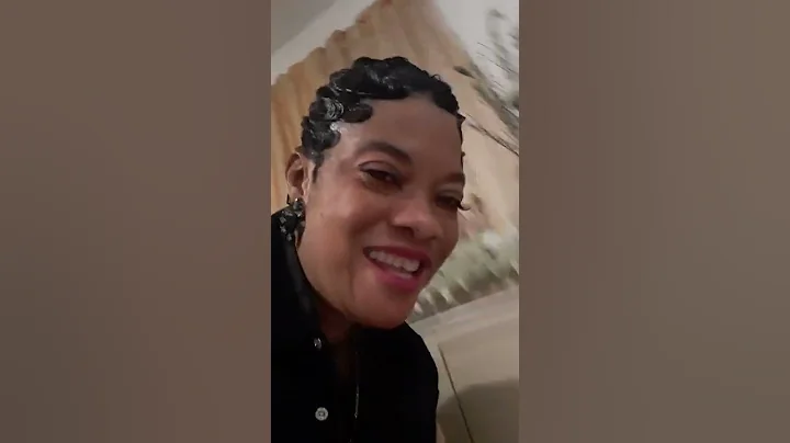 LYNETTE TAYLOR CHRISTMAS GREETING 2021