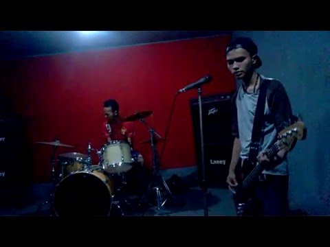 WANITA MASIH BANYAK - STAND HERE ALONE (KLAB REGGAE HORE)