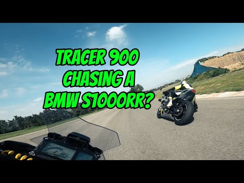 Yamaha TRACER900 chases