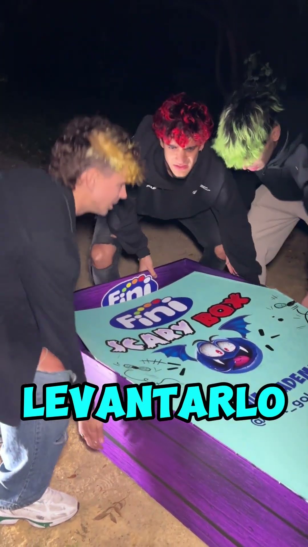 La CHICA ZOMBIE se ha MUERTO y la ENTERRAMOS!