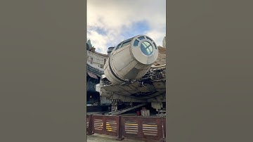 An empty Batuu?! Staring at the Millennium Falcon 😮#disney #disneyworld #starwars #milleniumfalcon