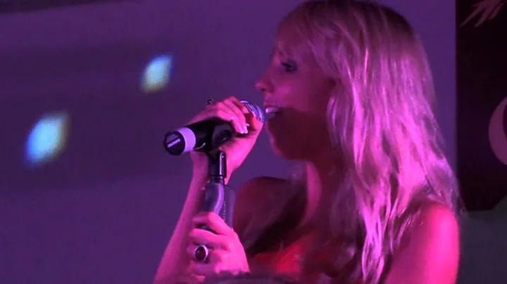 Annemarie Eilfeld- Bleeding Love