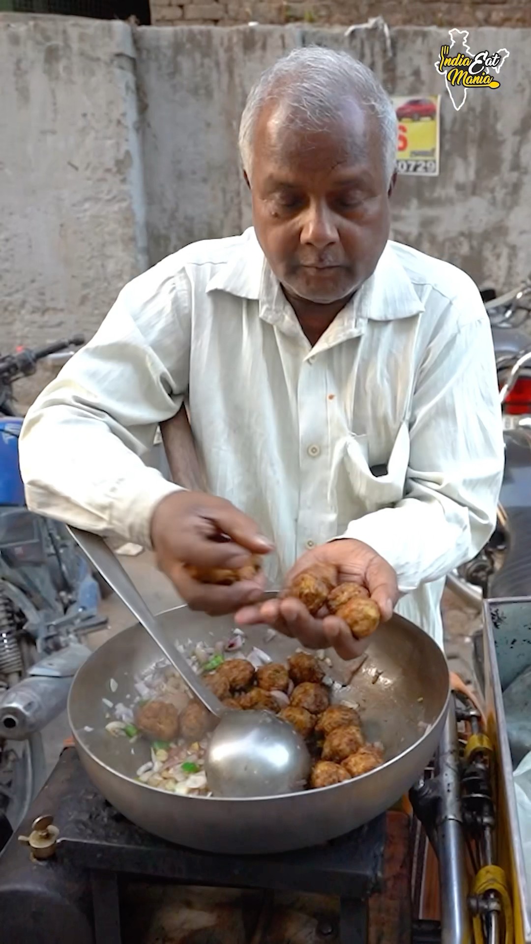 Bihari Uncle Selling Dry Manchurian On His Cycle Rs. 10/- Only #bihar #shorts
