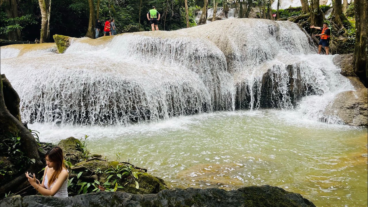 กางเต็นท์น้ำตกผาตาด ฝนตก รถติดยอดหญ้า สภาพเป็นยังไง