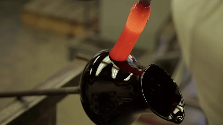 Glassblower Katherine Gray