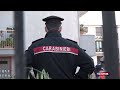 Orrore nel Napoletano: uccide la sorella e chiama i carabinieri