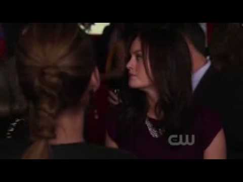 Gossip Girl 3x08 Serena Pushes Blair Into Cake