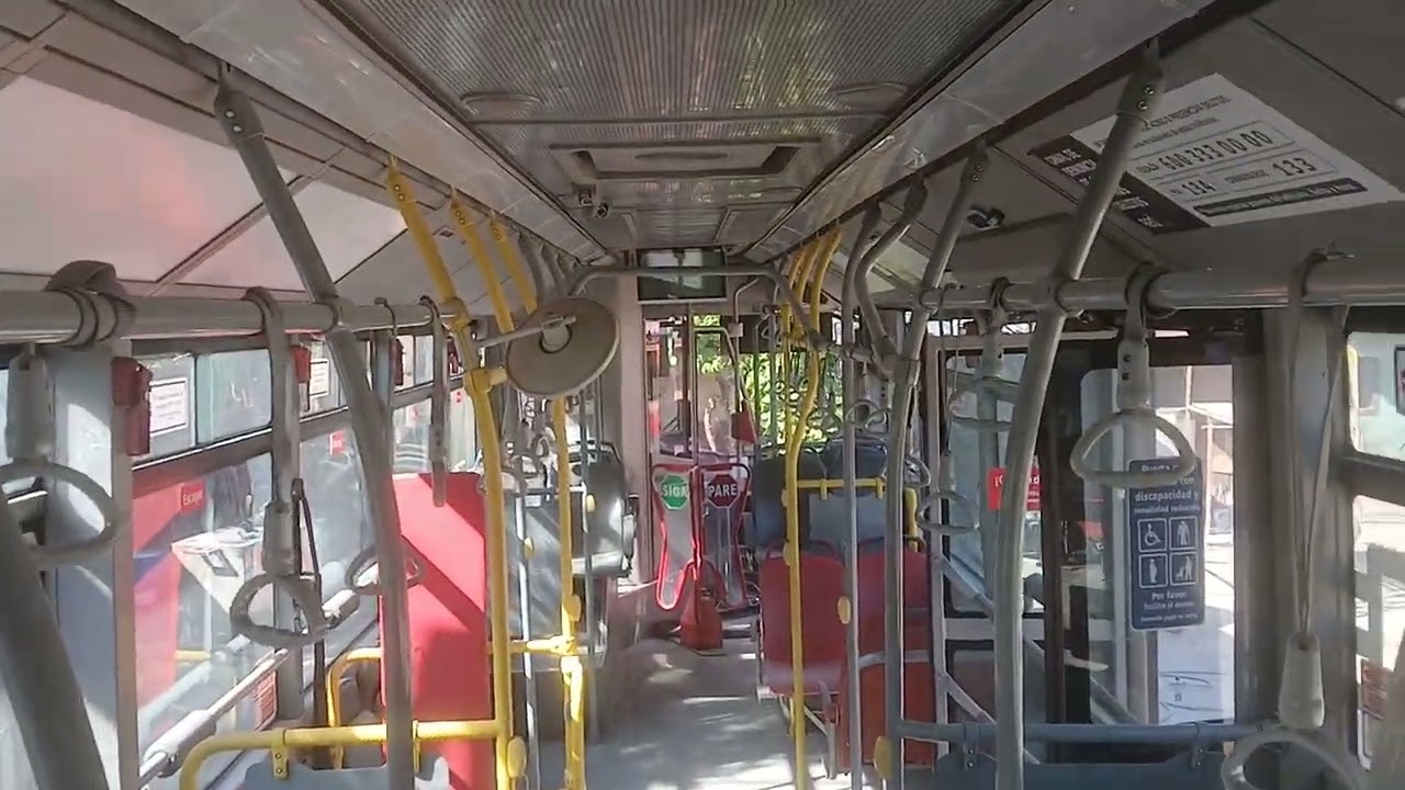 Exterior e interior de un Foton Ebus U12SC de STU (SVDC 81)