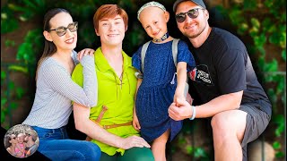 Peter is hiding treasure in Disneyland!? | Disneyland meet & greets