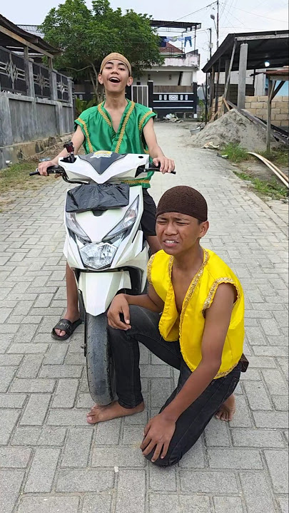 NANGIS KARENA MOTOR