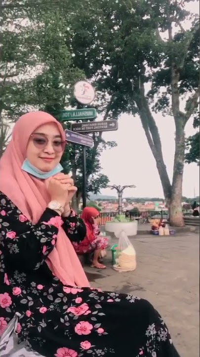 Mentahan halu Jalan jalan sama cewe cantik, Buat Story wa & ig, Manasin mantan, prank temen. @Thata