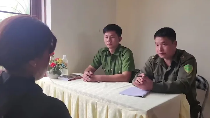 Police officers risked their lives to save the girl from the river.