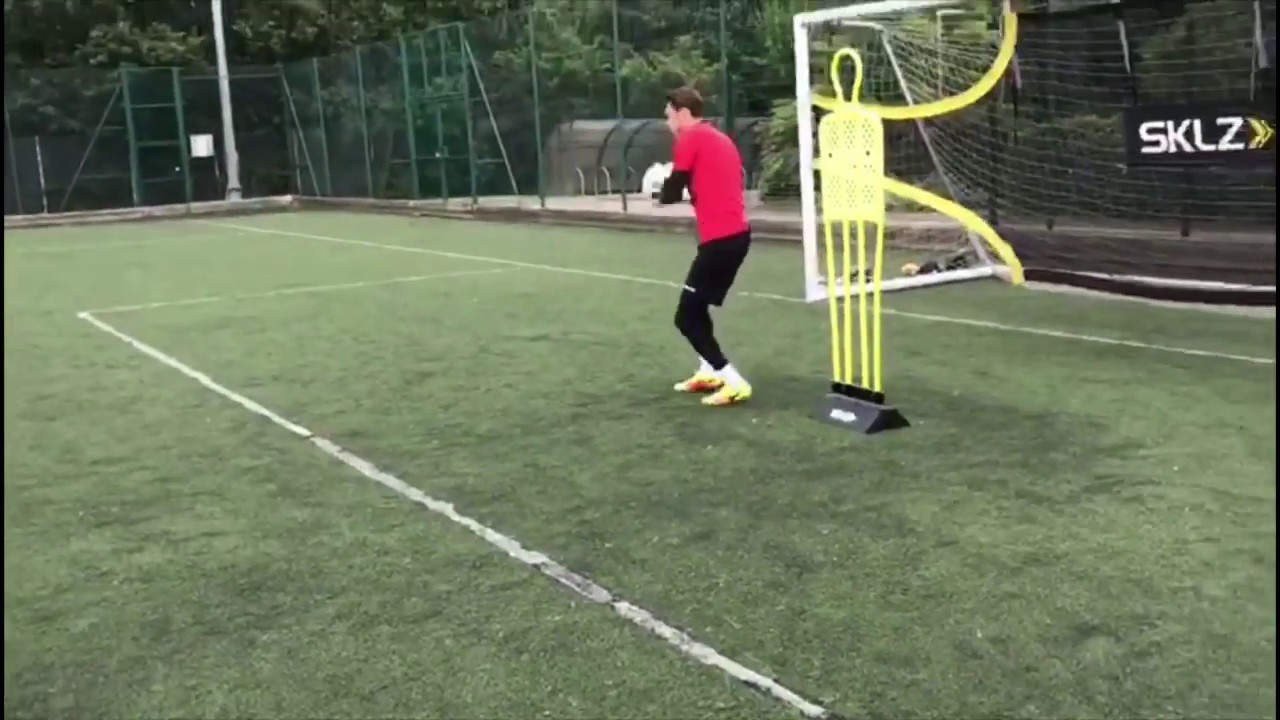 Professional goalkeeper training with The Academy Keeper YouTube