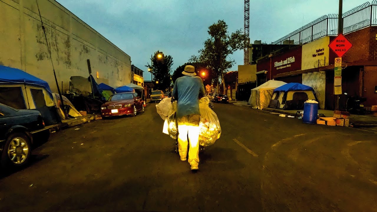 Exploring The Streets Of Skid Row, Los Angeles | Poor Neighborhoods In America 🇺🇸