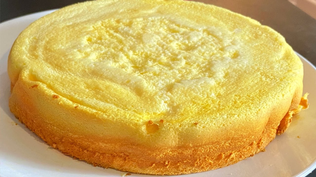 പഞ്ഞി അപ്പം1/4 കപ്പ് പാലും മുട്ടയും1/4 കപ്പ് മൈദയും ഉണ്ടകിൽ ഇതുപോലെ ഉണ്ടാക്കി നോക്കൂ SNACK RECIPE