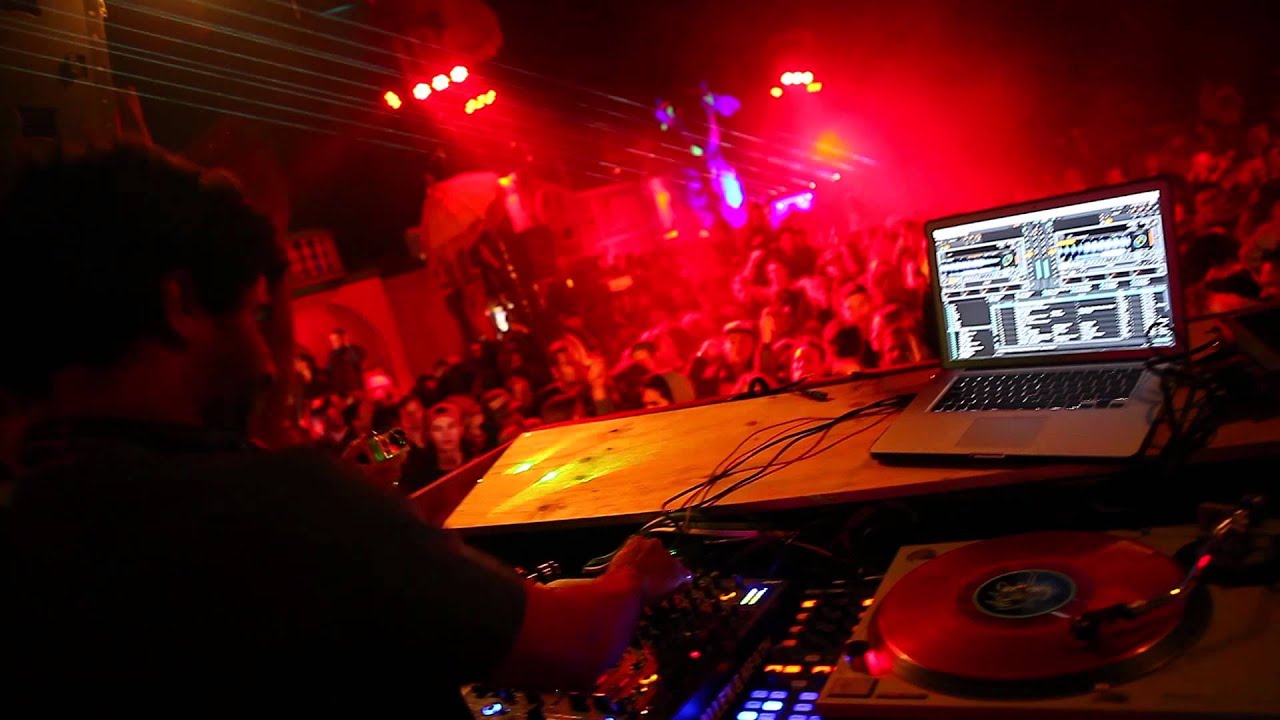 WLC presents Jamie Jones Opening Sunday @ Woodstock69 01-04-2012 aftermovie