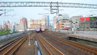 EMU700黑熊彩繪汐止進站