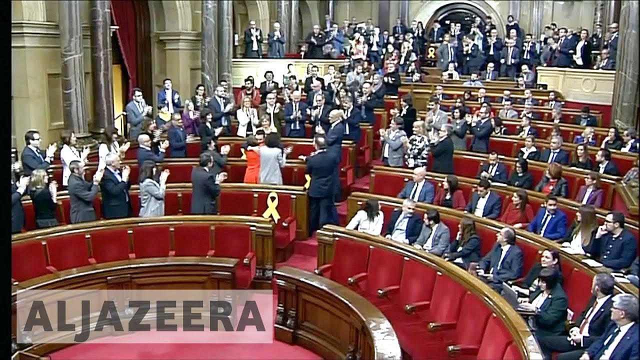 يسعى الانفصاليون في كتالونيا إلى إعادة الزعيم المنفي بوتشدمون إلى السلطة
