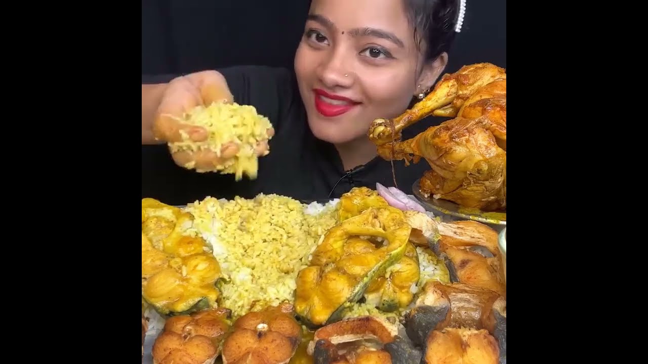 Spicy 🔥 full fish fry 😋 whole grilled chicken with spicy 🔥 green chilli eating show 👍🏻👍🏻!! 