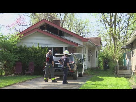 IFD battles house fire on Indy's east side - YouTube