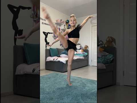 Как вы думаете откуда, танцевальная дорожка?#ульянамишкурова2013 #гимнастка#спорт#образ #выступление