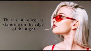 Video thumbnail of "Alice Chater - Hourglass (Lyrics)"