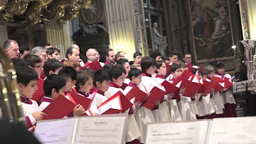 Adeste Fideles - Sistine Chapel Choir