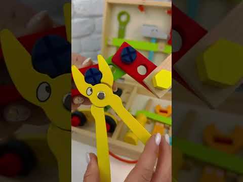 Дитячий розвиваючий дерев'яний конструктор з інструментами у валізі, іграшка для дітей набір інструментів, видео 1