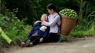 Han's act of helping an elderly woman in distress on the side of the road touched everyone's hearts.