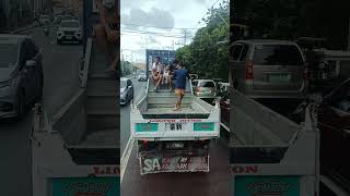 Iposh Kulaang Itong Nasondan Kong Truck Mga Ka Trucker Kasi May Batang Pinasakay Sa Taas Dilakado .