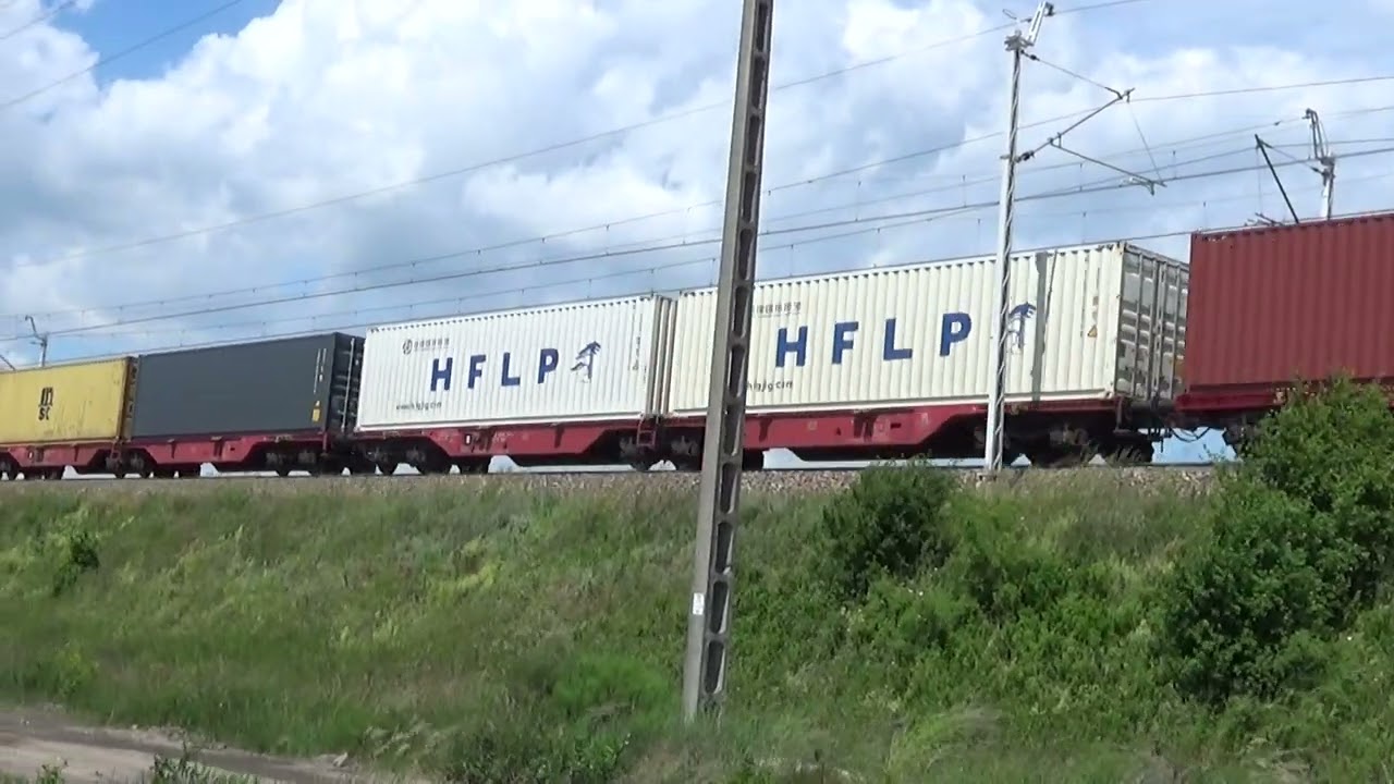 189-017-7 DB Caro AG z pociągiem intermodalnym