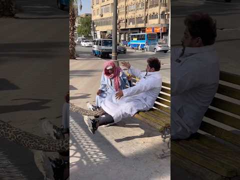 مقلب الثعبان مش هتبطل ضحك ضحك كوميدي مقالب مضحكه    ابلور