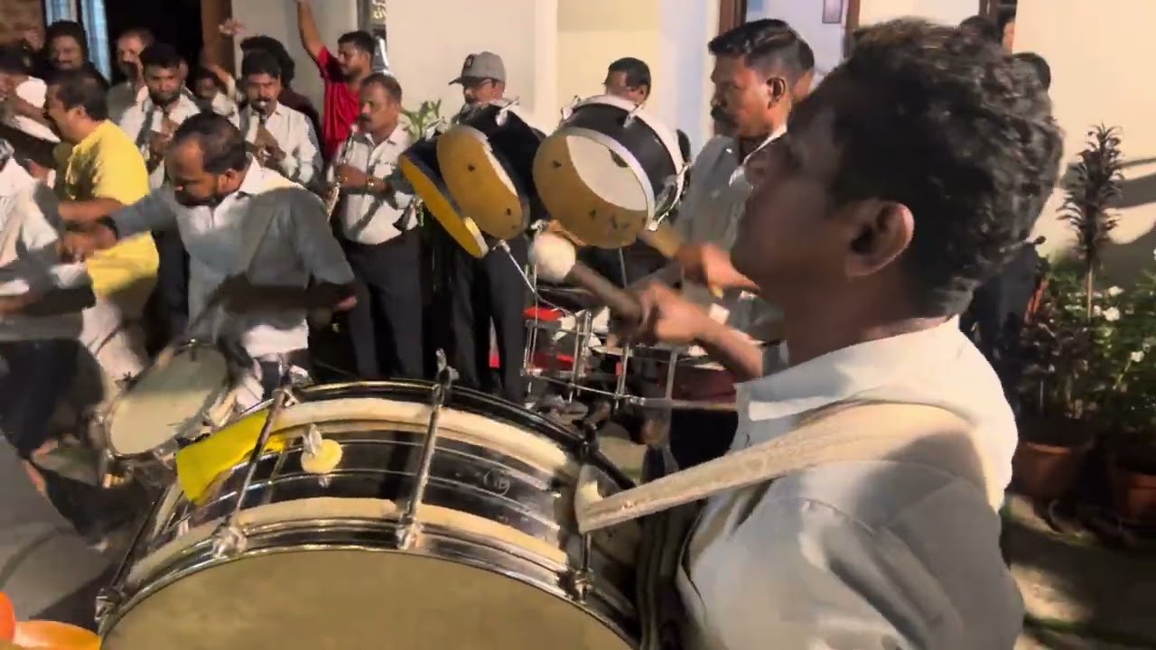 ഹിന്ദിയിൽ ഇതിനെ വെല്ലാൻ വേറെ ഉണ്ടോ 💥💥 കൈരളി ചാലക്കുടി ❤️❤️