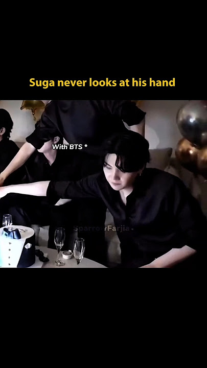 I wish suga never look at his hand...!🥺💜 ‎⁨  #ot7 #bts #shorts #suga