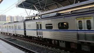 2622次區間電聯車EMU500型松竹進站