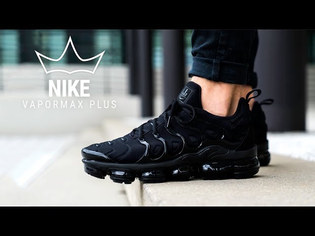 nike vapormax plus black on feet