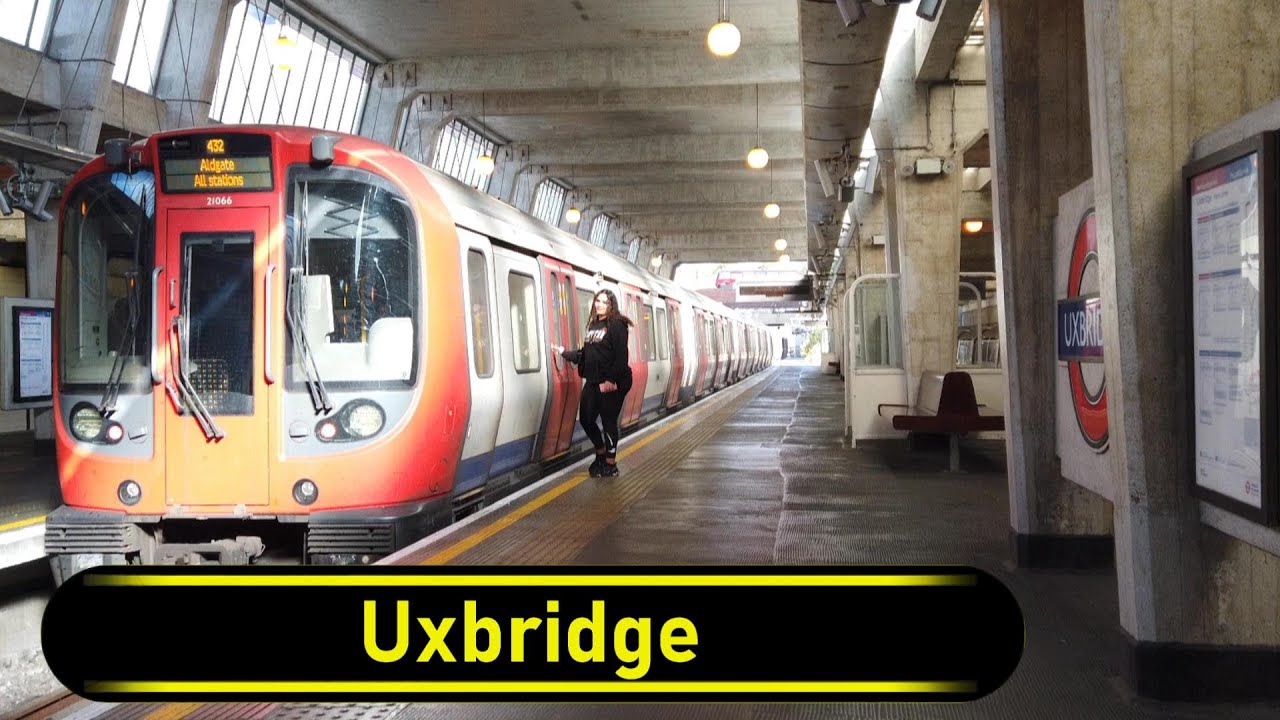 Tube Station Uxbridge - London 🇬🇧 - Walkthrough 🚶