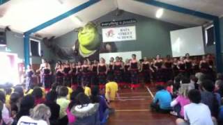 Video thumbnail of "Kotiro maori e - Rata Street School Culture Club"