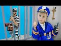Chris and Detective story about police chase